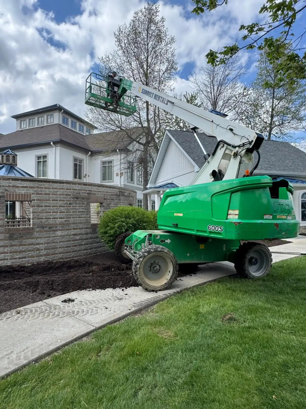 Manufacturer-certified roof installation in Delphi